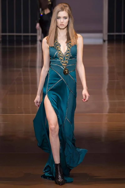 Look 50